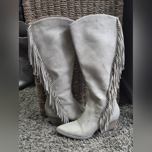 Dolce Vita Khloe fringe western boots in ivory/bone color Size 7 - Picture 2 of 5